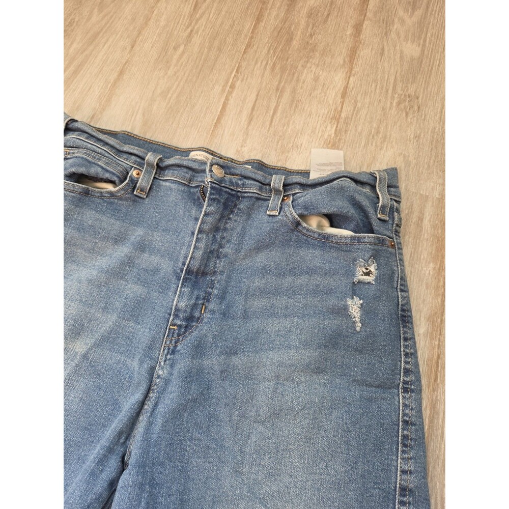 Levi Strauss Signature Heritage High Rise Straight Denim Short Distressed 16 EUC - Picture 2 of 8